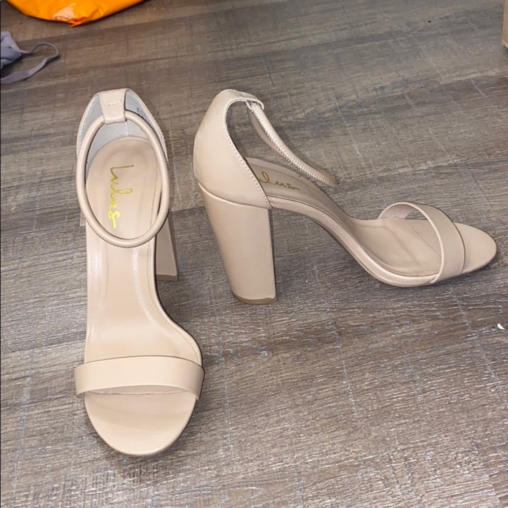 LuLu’s nude heels